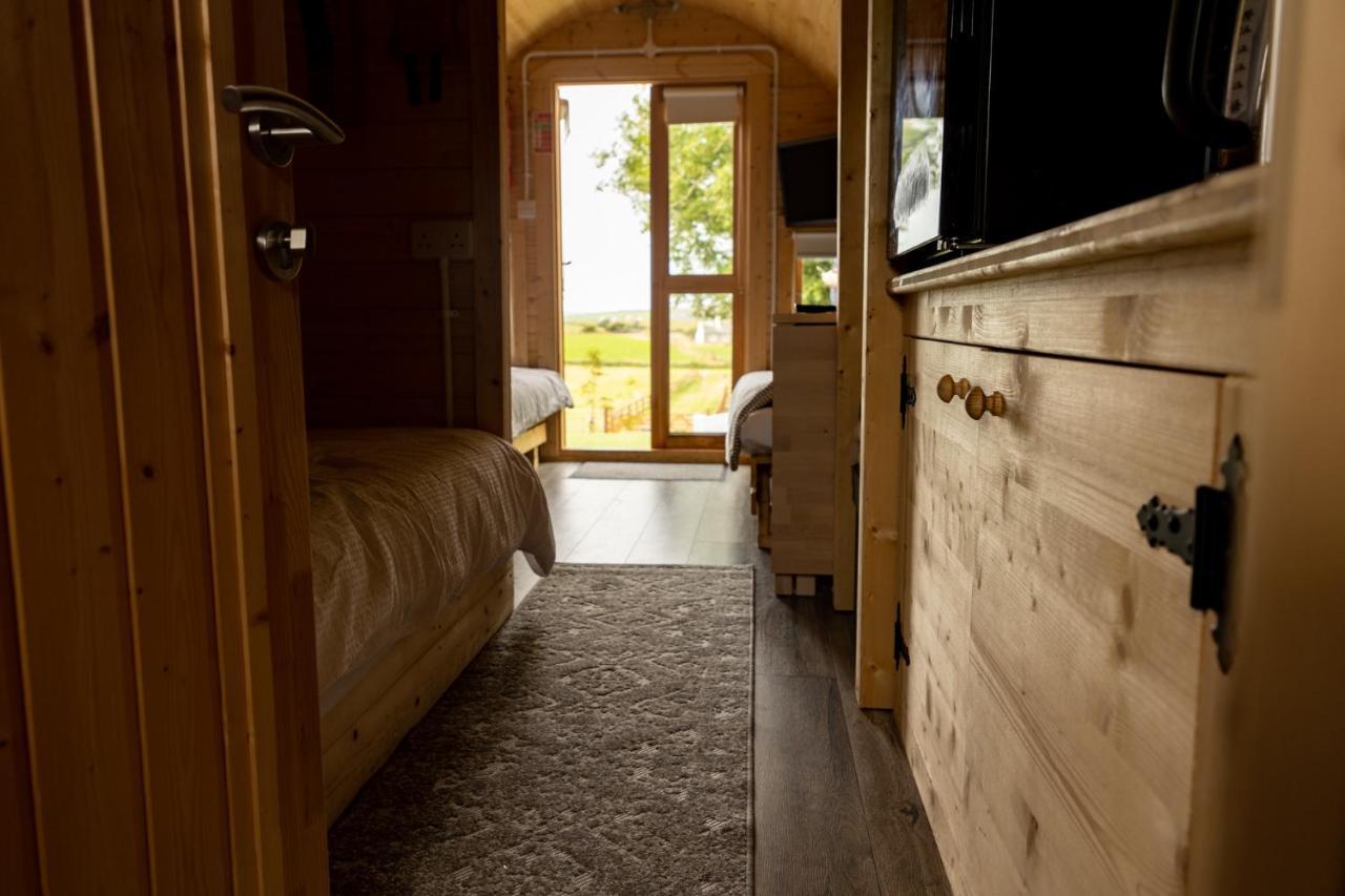 Ivy Hill Glamping Pod Apartment เอนนิส ภายนอก รูปภาพ